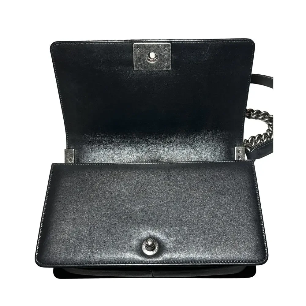 Chanel Medium Boy Flap Bag Black Chevron Quilted Calfskin Ruthenium Hardware